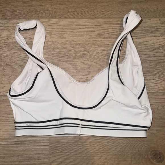 ALO Yoga White Leggings with Black Trim - Picture 3 of 3